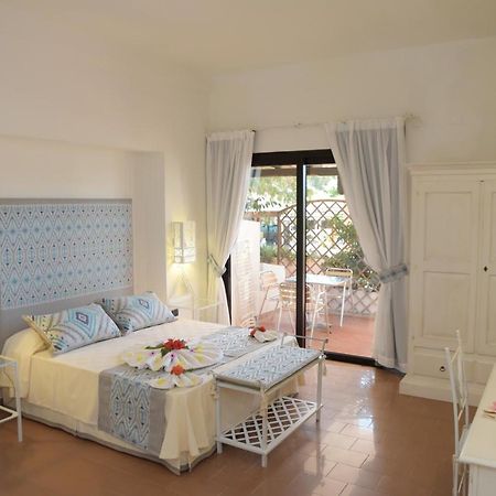 Hotel Altura Villasimius Exterior photo