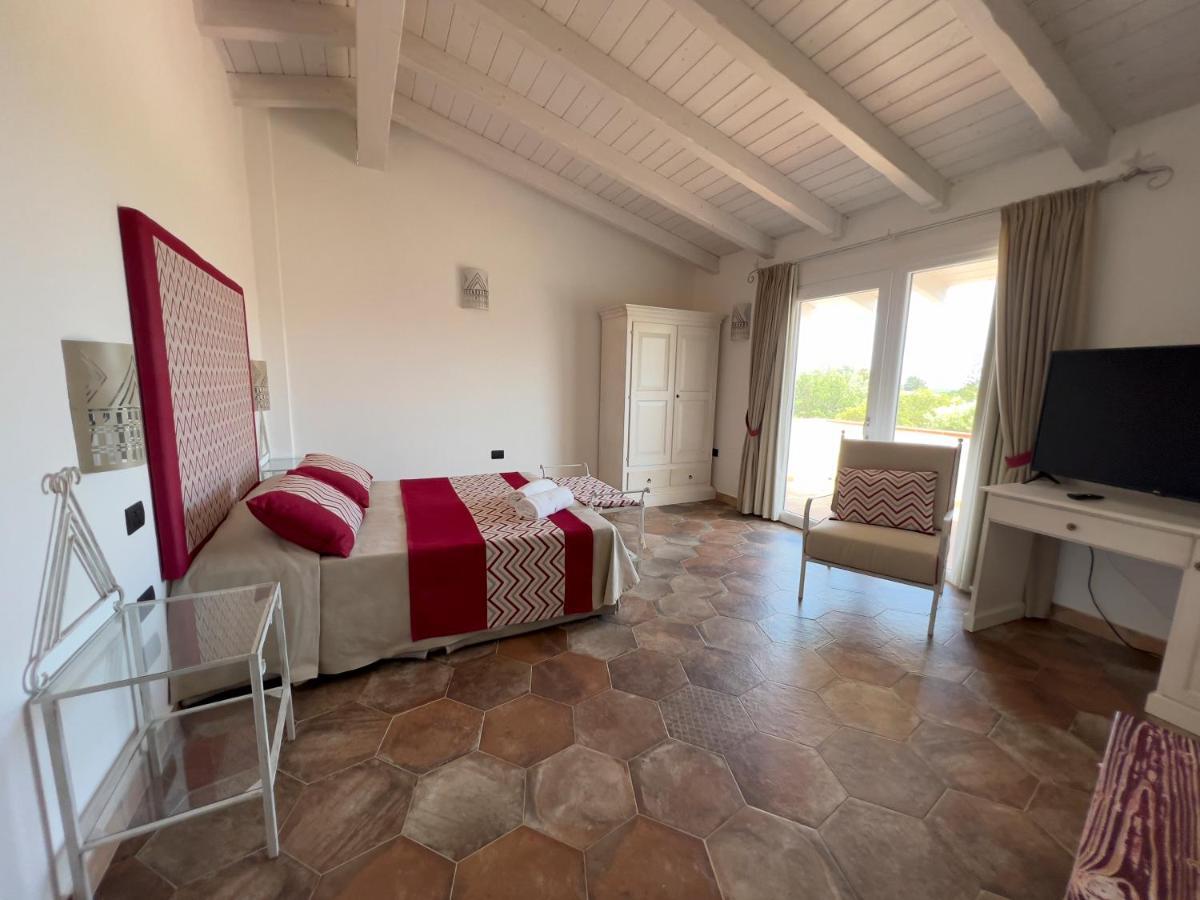 Hotel Altura Villasimius Exterior photo