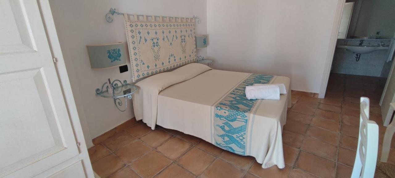 Hotel Altura Villasimius Exterior photo