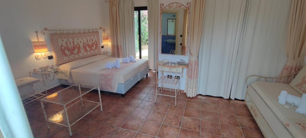 Hotel Altura Villasimius Exterior photo